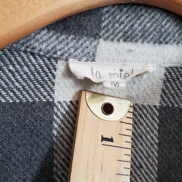 Gray and White Oversized Shacket Size M - Picture 12 of 13